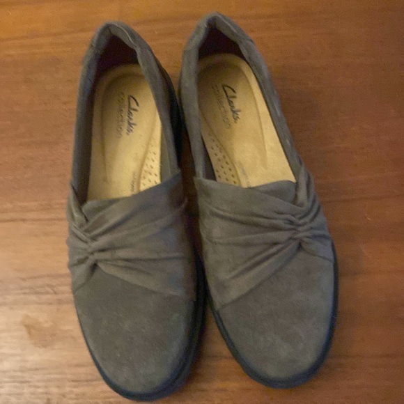 Sale 😘Clarks Collectiom Suede Tan/Brown Flats like new - Picture 8 of 8
